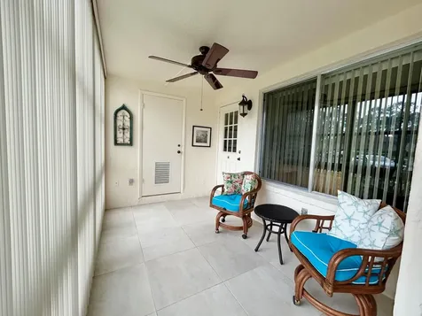 140 Lake Pine Circle Greenacres FL 33463
