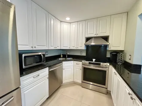 140 Lake Pine Circle Greenacres FL 33463