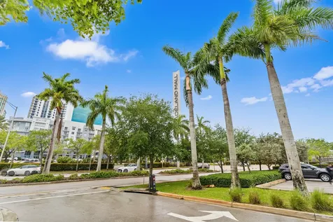 7355 SW 89th Miami FL 33156
