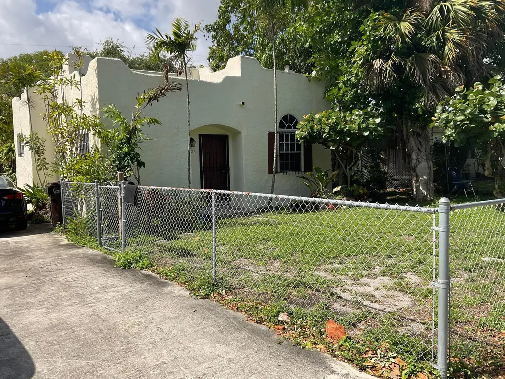 628 54th Street West Palm Beach FL 33407
