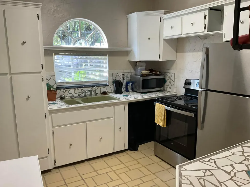628 54th Street West Palm Beach FL 33407
