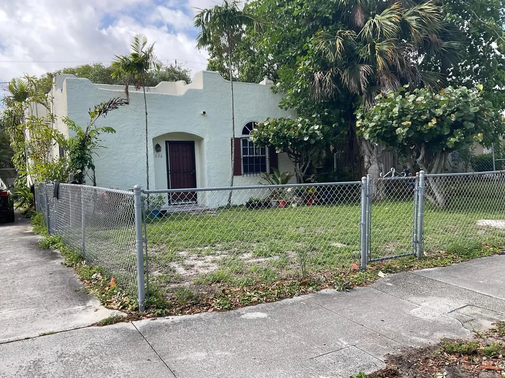 628 54th Street West Palm Beach FL 33407