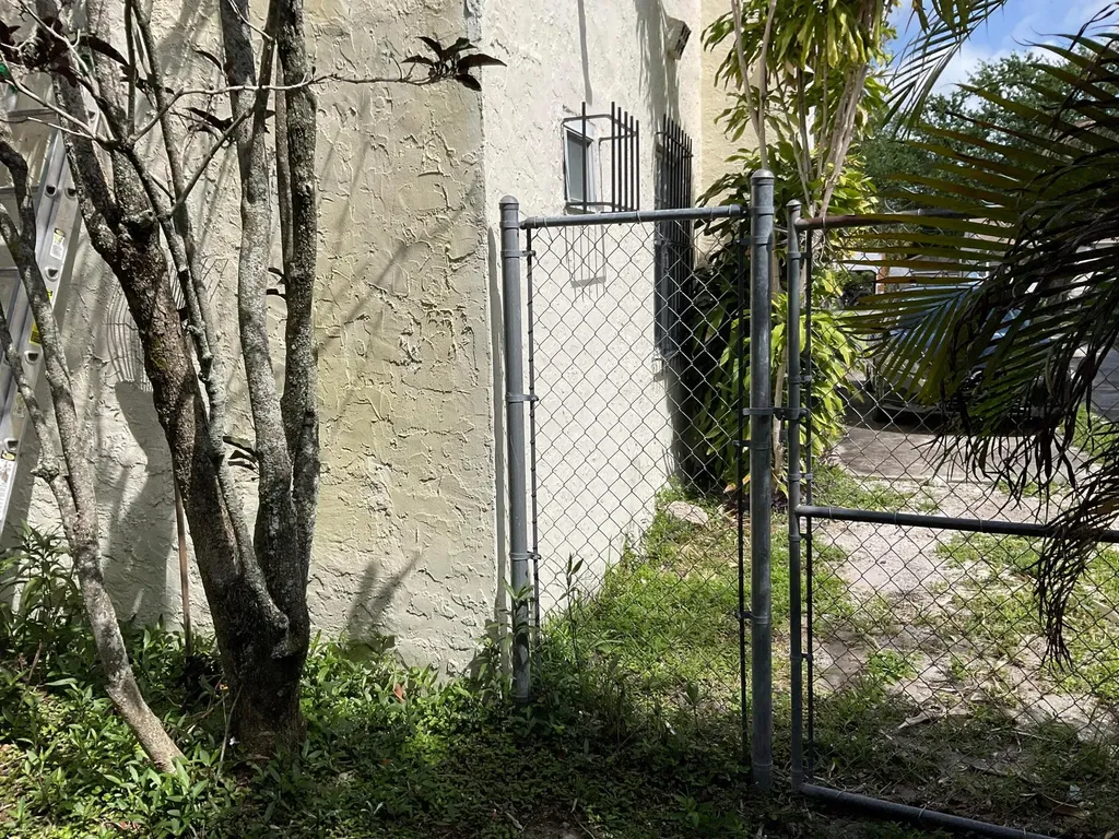 628 54th Street West Palm Beach FL 33407