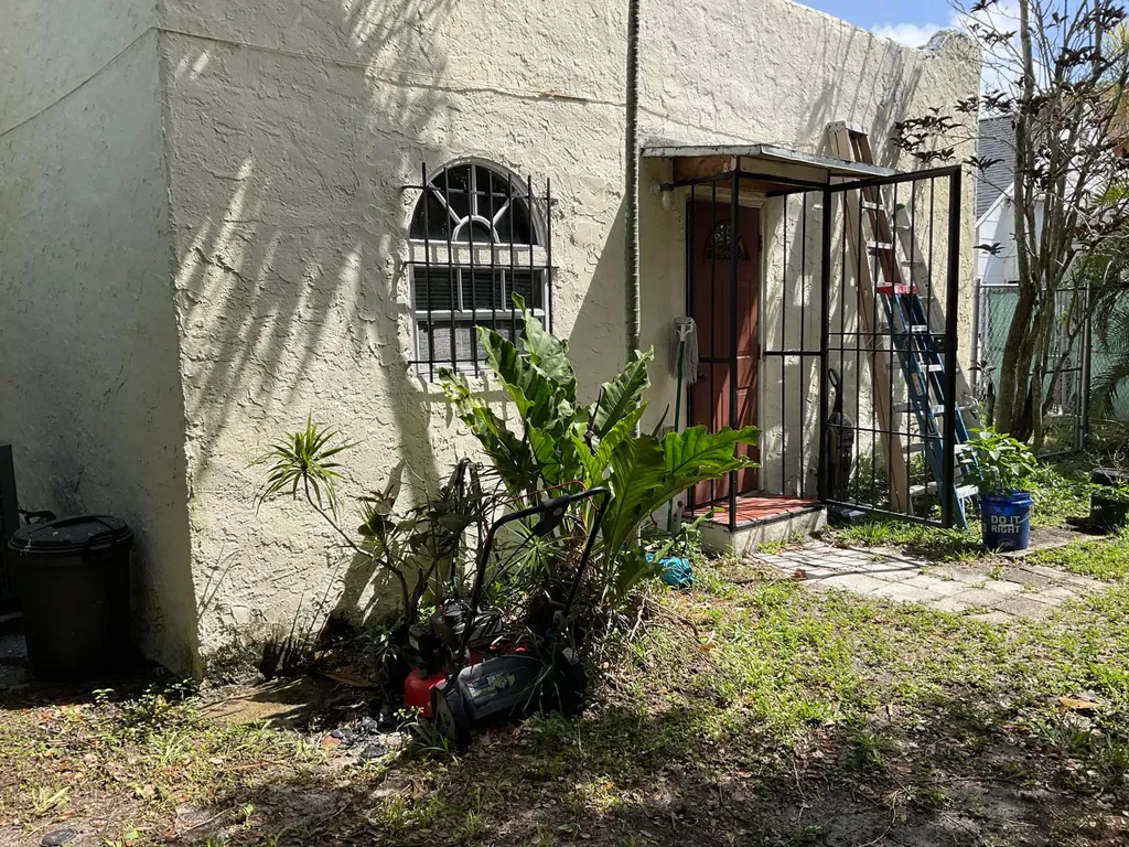 628 54th Street West Palm Beach FL 33407