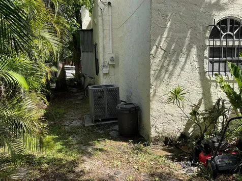 628 54th Street West Palm Beach FL 33407