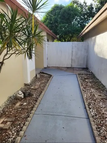 307 Bishop Road North Lauderdale FL 33068