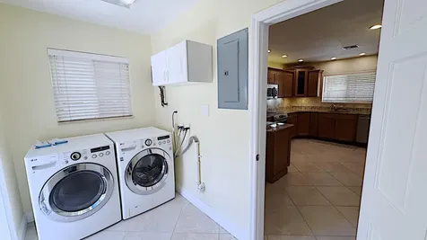 222 SE 2nd Terrace Dania Beach FL 33004