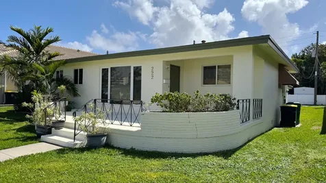 222 SE 2nd Terrace Dania Beach FL 33004