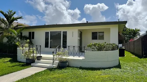 222 SE 2nd Terrace Dania Beach FL 33004
