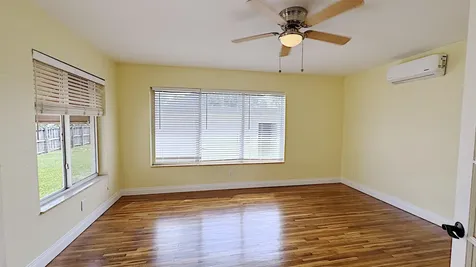 222 SE 2nd Terrace Dania Beach FL 33004
