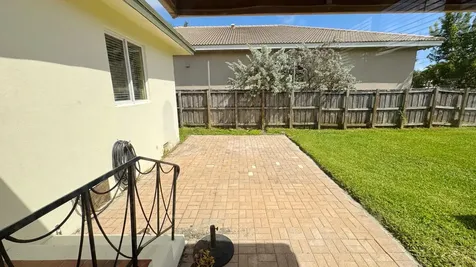 222 SE 2nd Terrace Dania Beach FL 33004