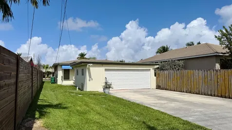 222 SE 2nd Terrace Dania Beach FL 33004