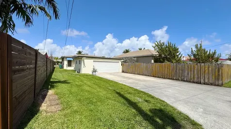 222 SE 2nd Terrace Dania Beach FL 33004