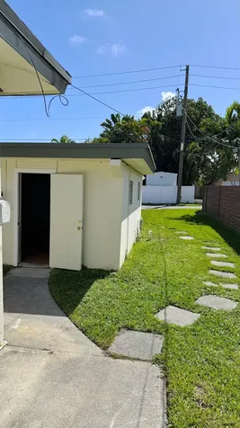 222 SE 2nd Terrace Dania Beach FL 33004
