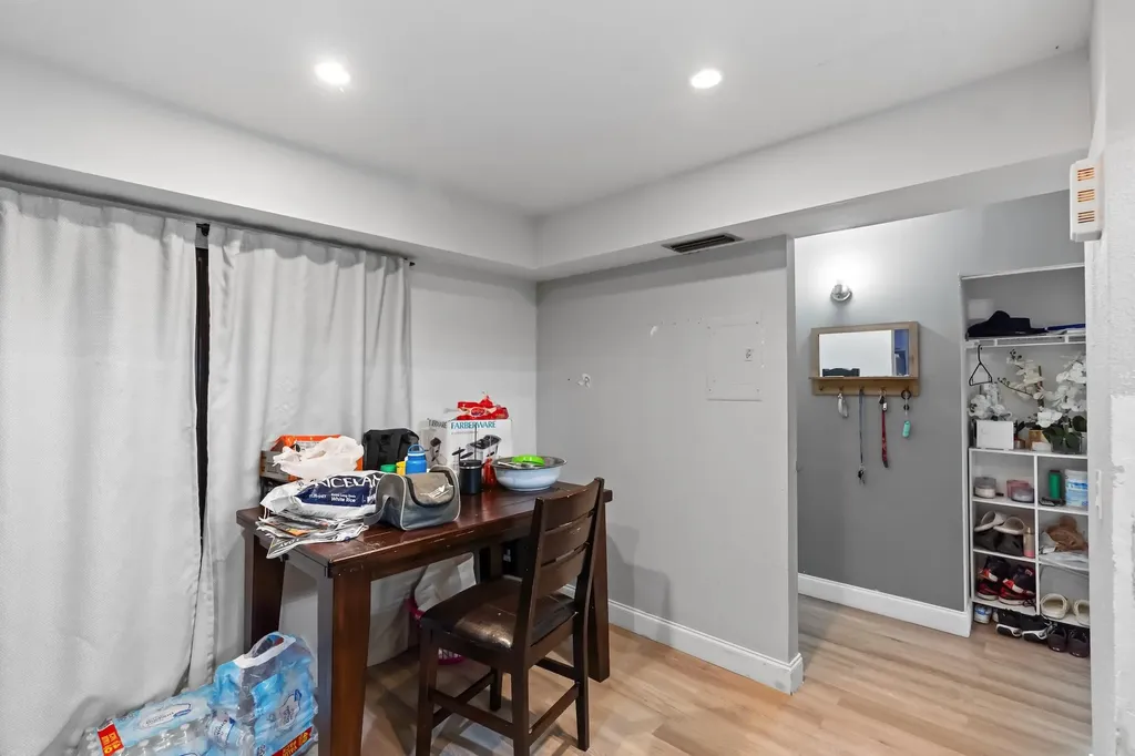 402 Lakeview Drive E Royal Palm Beach FL 33411