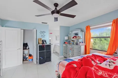 402 Lakeview Drive E Royal Palm Beach FL 33411