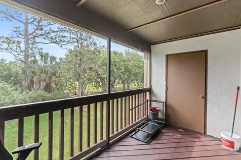 402 Lakeview Drive E Royal Palm Beach FL 33411