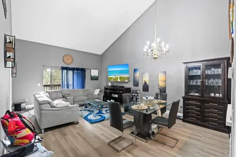 402 Lakeview Drive E Royal Palm Beach FL 33411