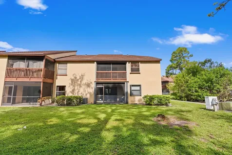 402 Lakeview Drive E Royal Palm Beach FL 33411