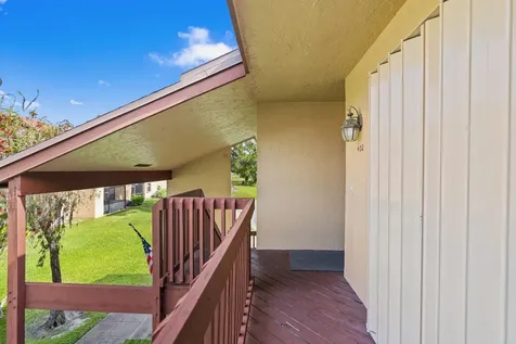 402 Lakeview Drive E Royal Palm Beach FL 33411
