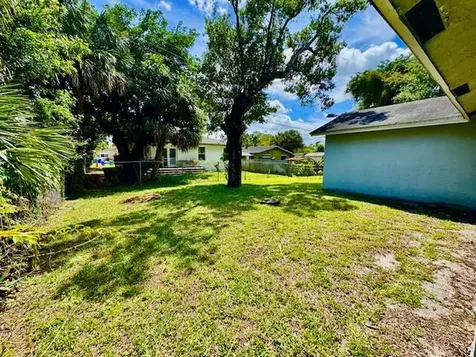 2810 NW 8th Court Fort Lauderdale FL 33311