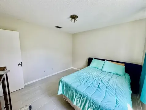 2810 NW 8th Court Fort Lauderdale FL 33311