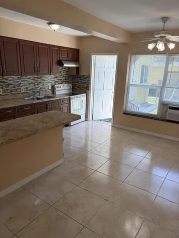 638 NE 138th Street North Miami FL 33161
