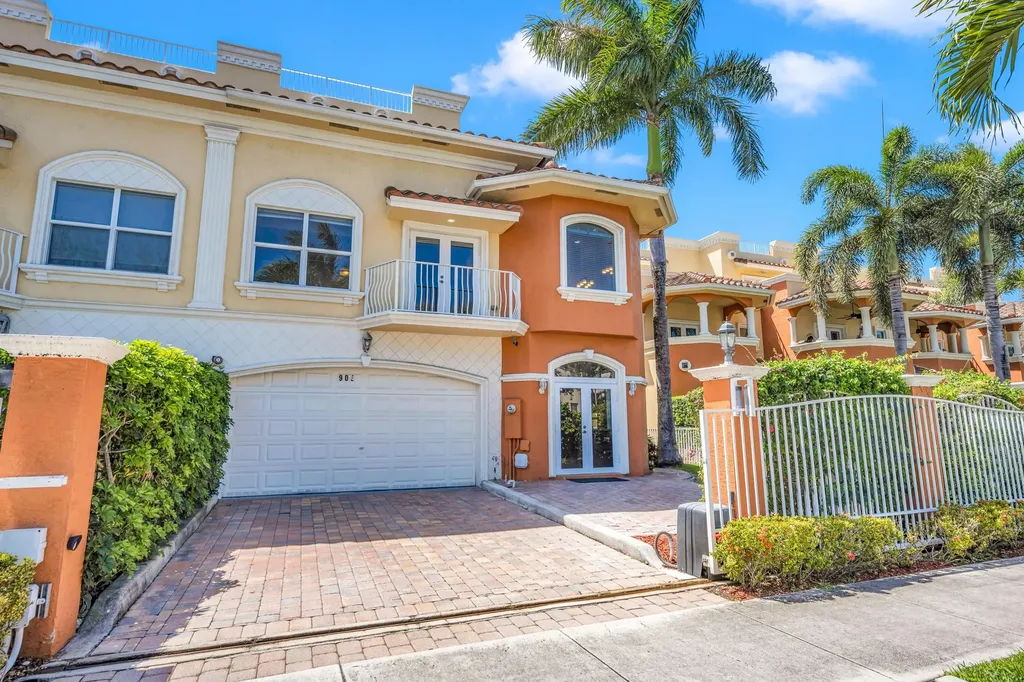 903 NE 17th Way Fort Lauderdale FL 33304