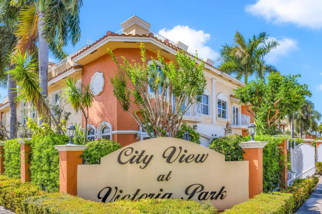 903 NE 17th Way Fort Lauderdale FL 33304