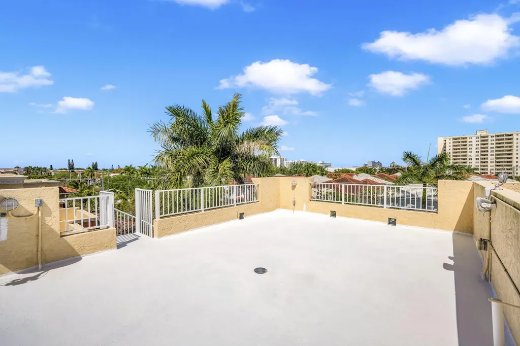 903 NE 17th Way Fort Lauderdale FL 33304