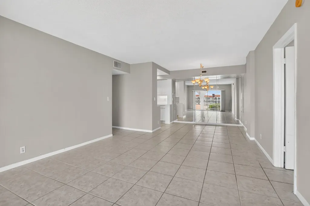 250 NE 20th Street Boca Raton FL 33431