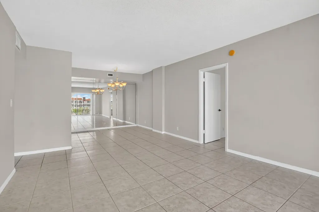250 NE 20th Street Boca Raton FL 33431