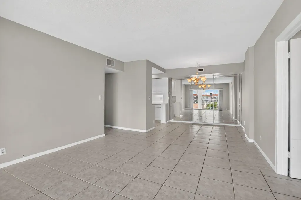 250 NE 20th Street Boca Raton FL 33431