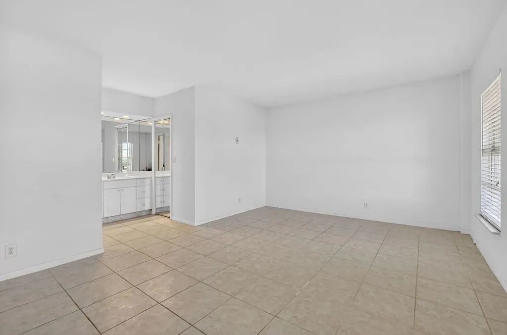 250 NE 20th Street Boca Raton FL 33431