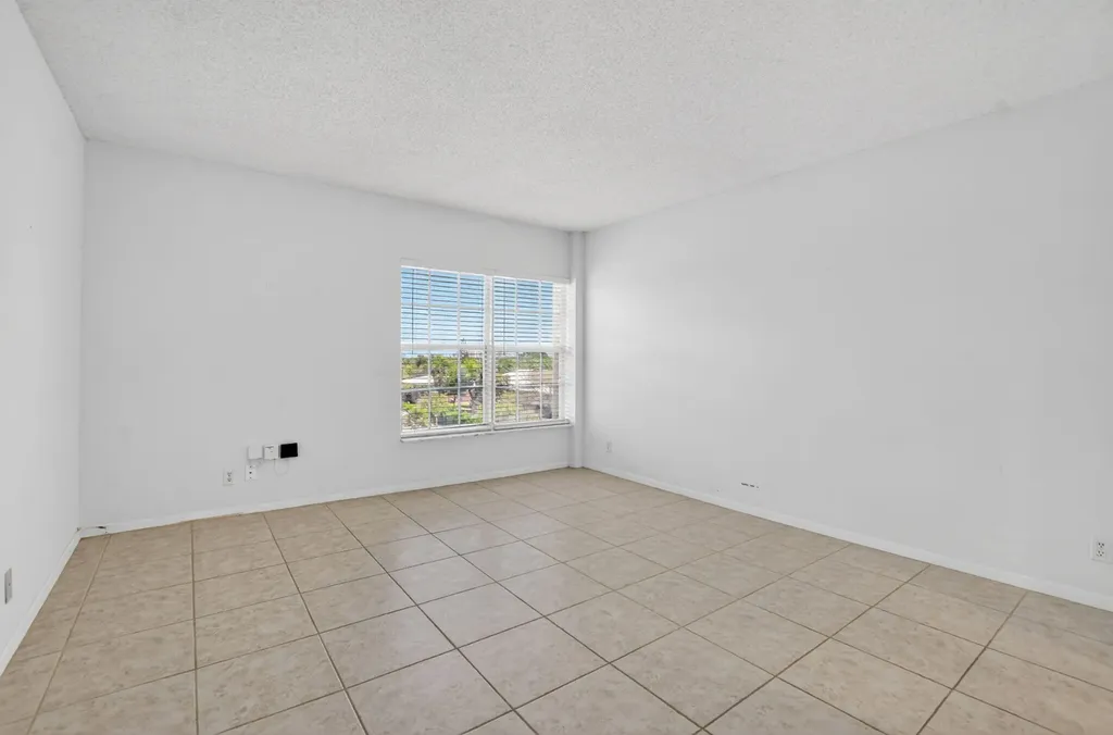 250 NE 20th Street Boca Raton FL 33431
