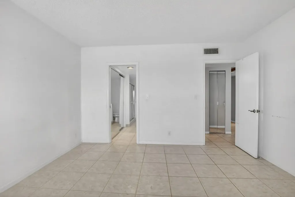 250 NE 20th Street Boca Raton FL 33431