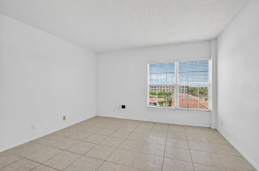 250 NE 20th Street Boca Raton FL 33431