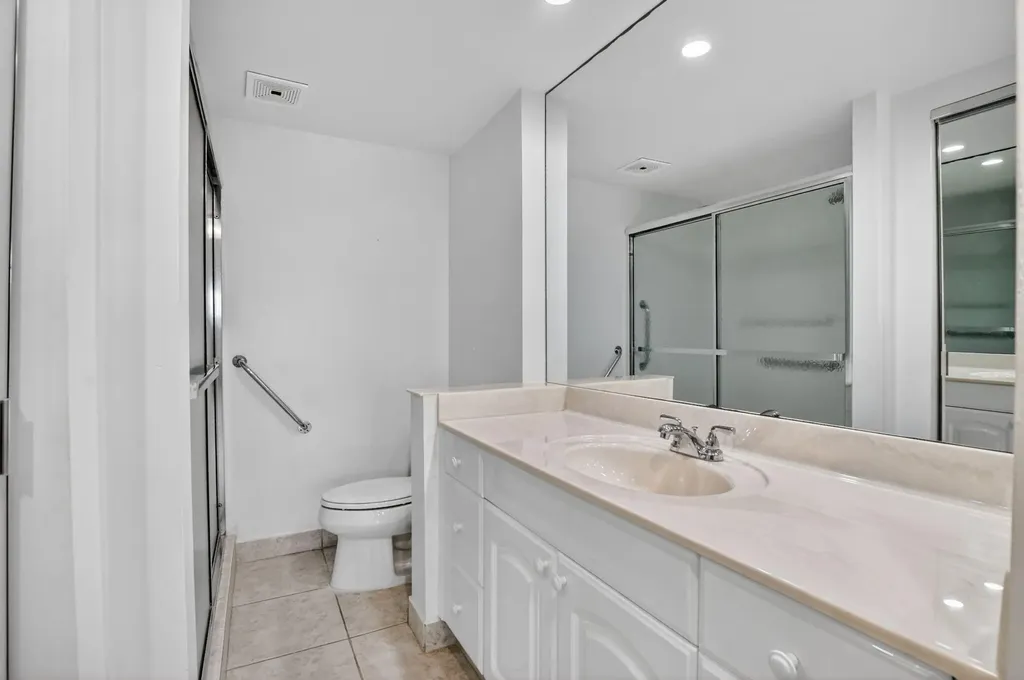 250 NE 20th Street Boca Raton FL 33431