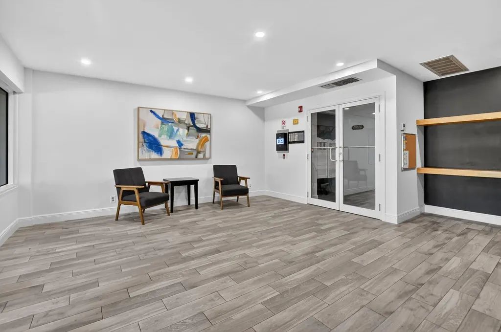 250 NE 20th Street Boca Raton FL 33431