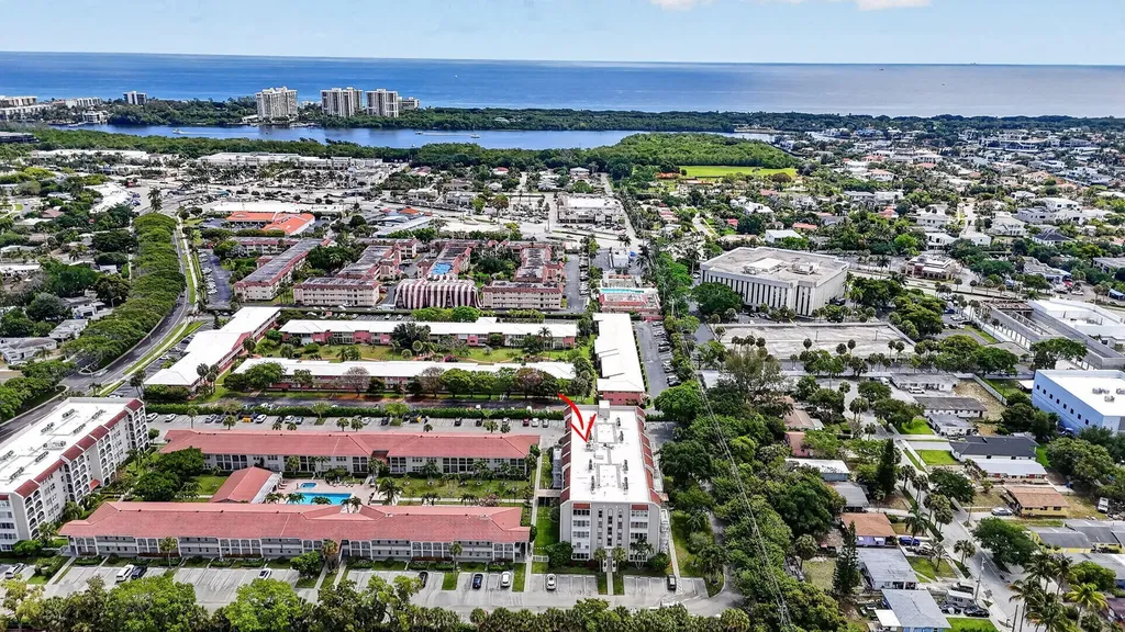 250 NE 20th Street Boca Raton FL 33431