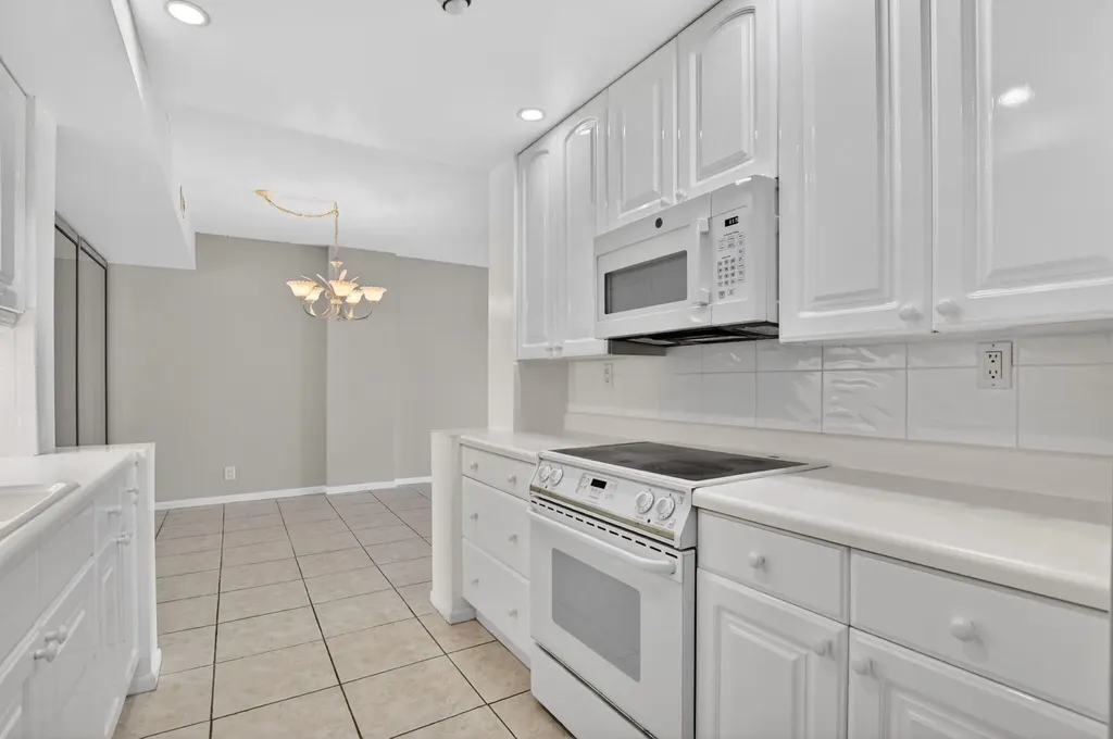250 NE 20th Street Boca Raton FL 33431