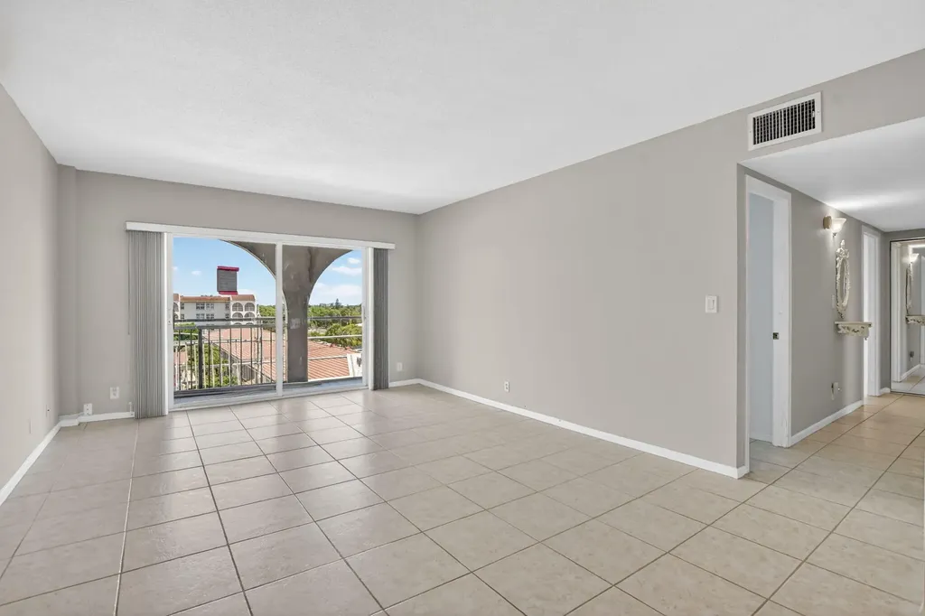 250 NE 20th Street Boca Raton FL 33431