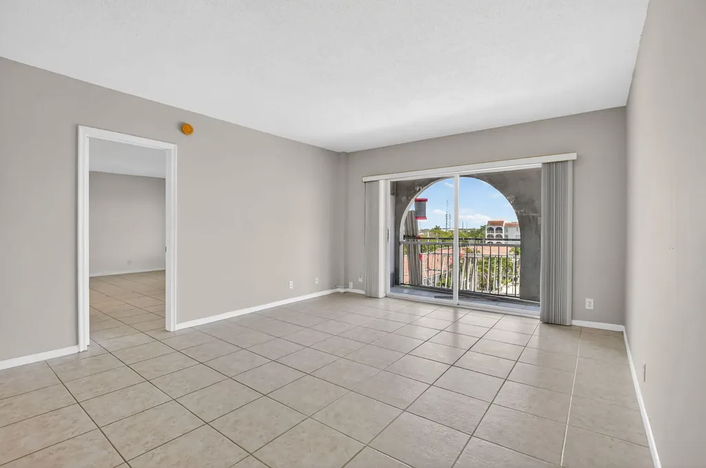 250 NE 20th Street Boca Raton FL 33431