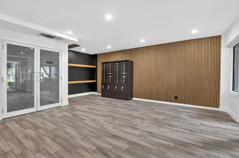 250 NE 20th Street Boca Raton FL 33431