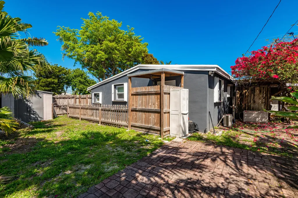 710 NE 58th Court Oakland Park FL 33334