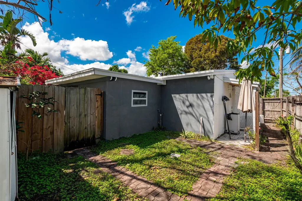 710 NE 58th Court Oakland Park FL 33334
