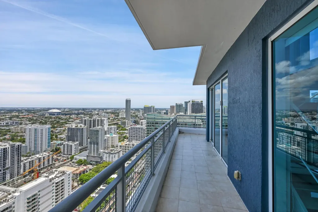 60 SW 13th Street Miami FL 33130