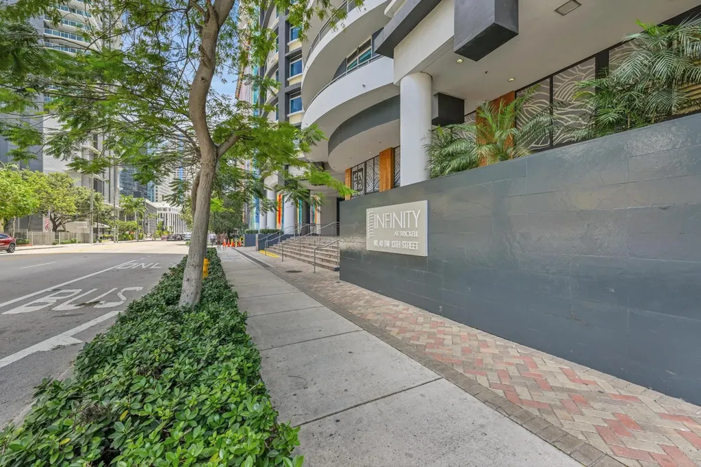 60 SW 13th Street Miami FL 33130