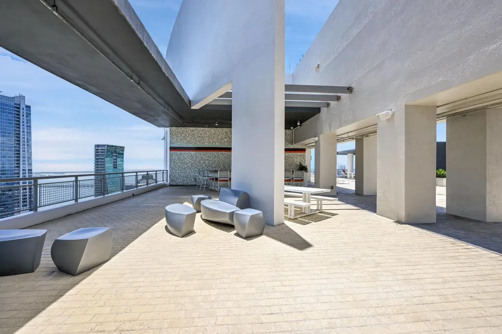 60 SW 13th Street Miami FL 33130
