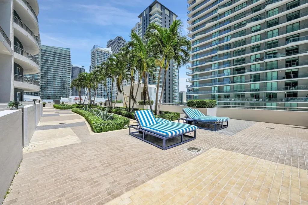 60 SW 13th Street Miami FL 33130
